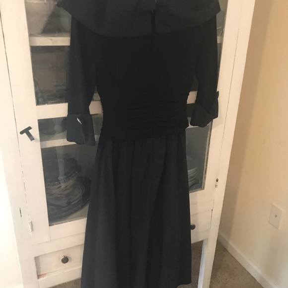 LBD by Jessica Howard!! - Picture 4 of 5